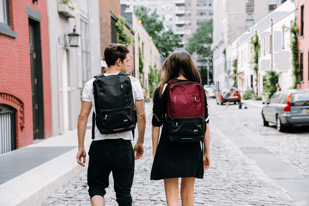 Canvas backpack: Try out the most trendy backpack outfit trick now